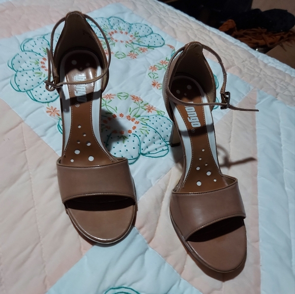 Bongo Open Toe Ankle Strap Nude Beige Heels Women's Size 9M - Picture 9 of 9